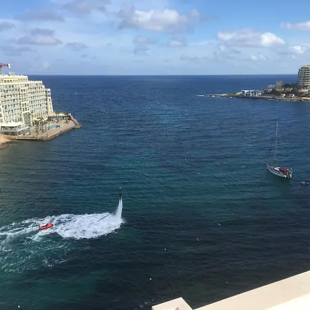 Seafront Penthouse Triplex- Roof Terrace & Hot Tub Apartamento