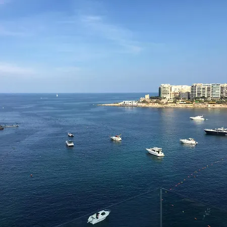 Apartamento Seafront Penthouse Triplex- Roof Terrace & Hot Tub *