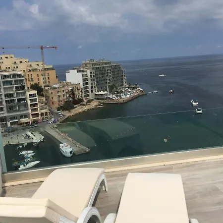 Seafront Penthouse Triplex- Roof Terrace & Hot Tub Apartamento *