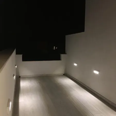 Seafront Penthouse Triplex- Roof Terrace & Hot Tub