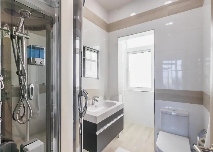 Seafront Penthouse Triplex- Roof Terrace & Hot Tub * Saint Julian's