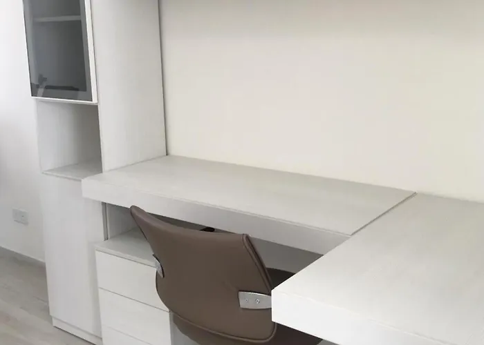 Seafront Penthouse Triplex- Roof Terrace & Hot Tub