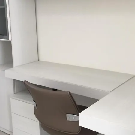 Seafront Penthouse Triplex- Roof Terrace & Hot Tub